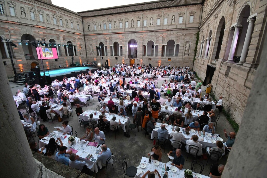Grande successo per la Grande Cena di Boorea ai Chiostri di San Pietro